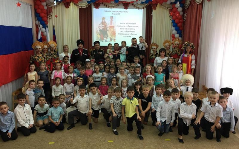 6 февраля в детском саду прошла встреча подготовительных группы с казаками Прикубанского казачего куреня. 